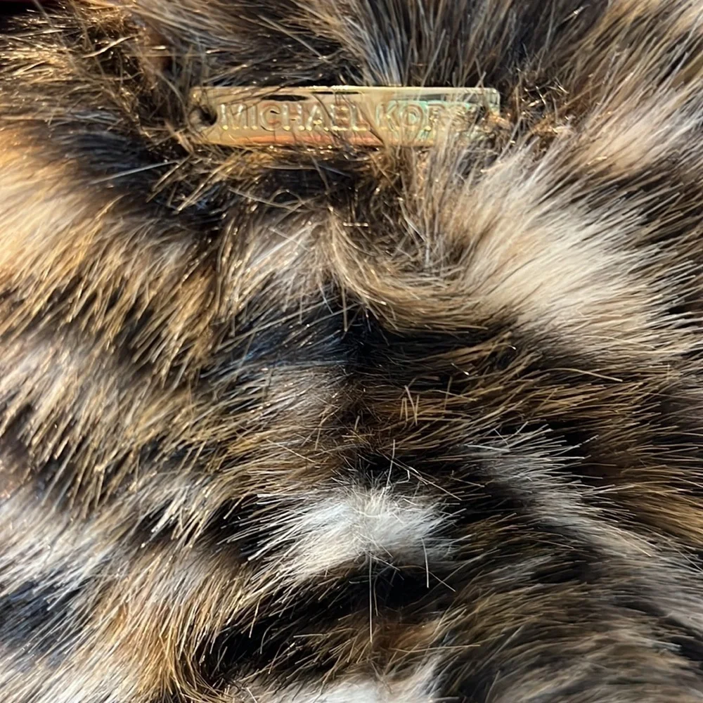 Michael Kors Tiger-Print Faux-Fur Pull-Through Scarf